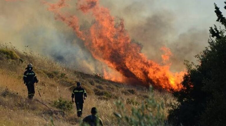 Περιοδείες του ΚΚΕ για τις πυρκαγιές στη Δυτική Ελλάδα