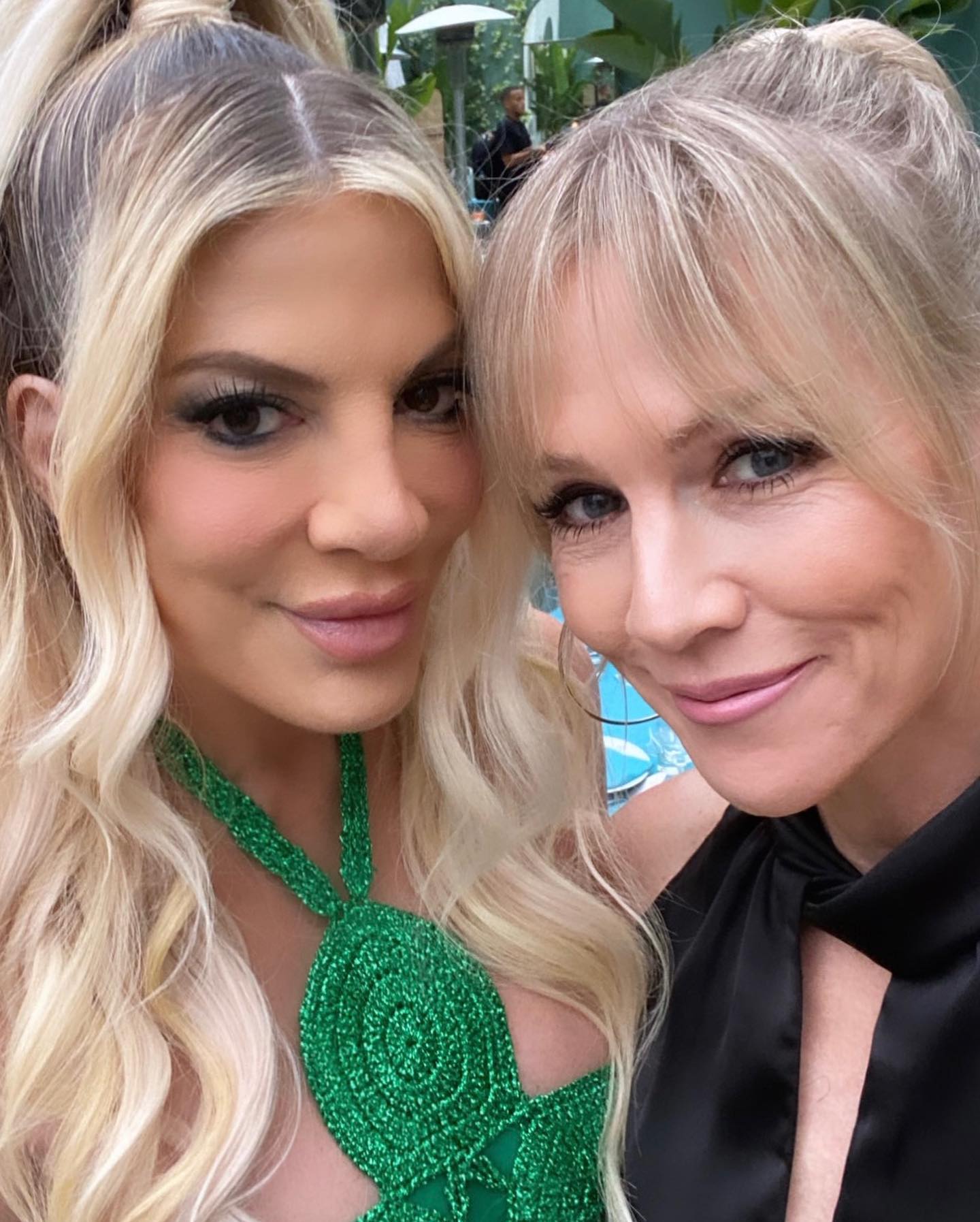 Photo shared by Jennie 💛 on May 16 2023 tagging @torispelling. May be an image of 2 people blonde hair and makeup. 1