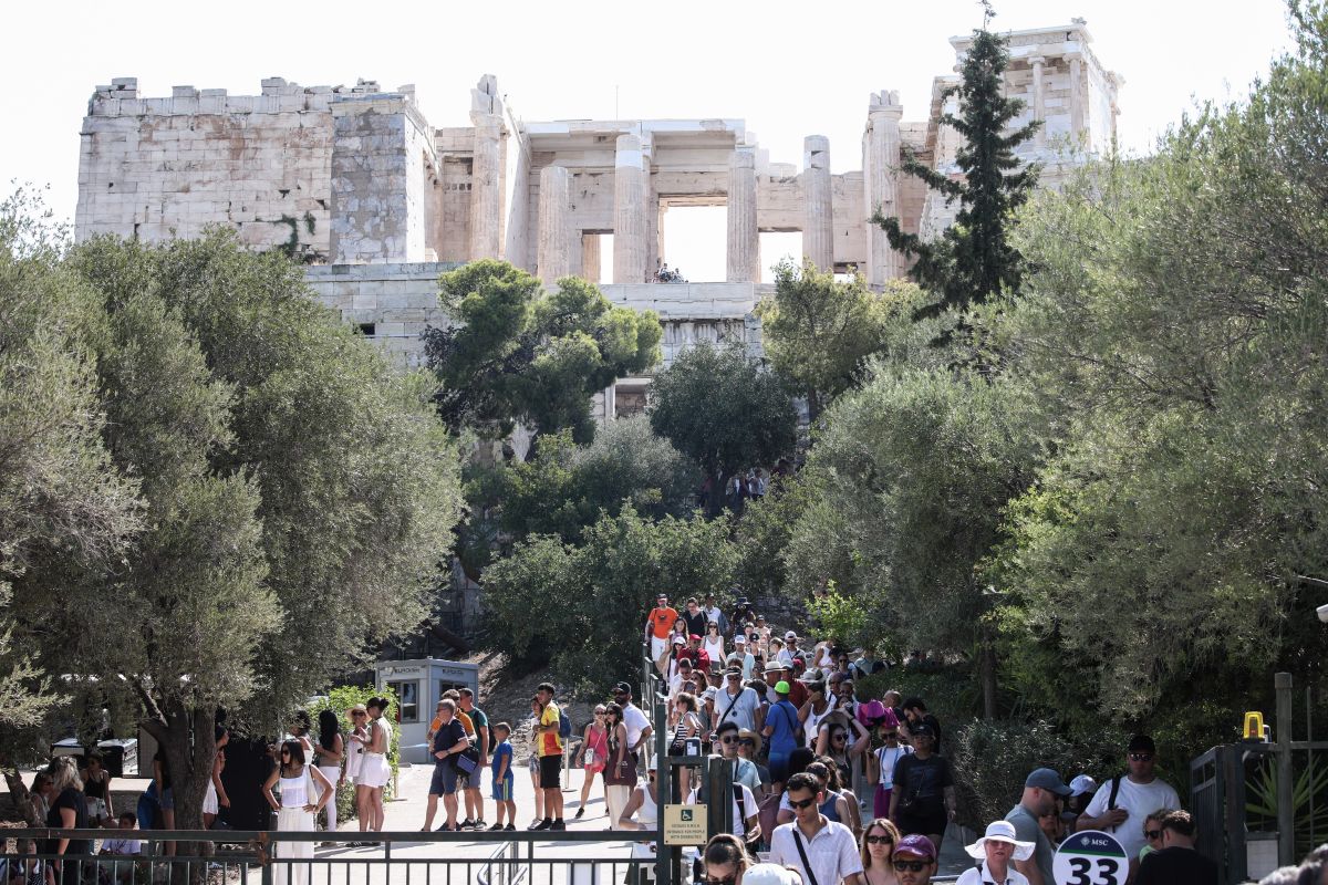 Μείωση των Ταξιδιωτικών Εισπράξεων τον Ιούλιο Αφού Αιωρούνται Αλλαγές στην Καταναλωτική Συμπεριφορά των Τουριστών