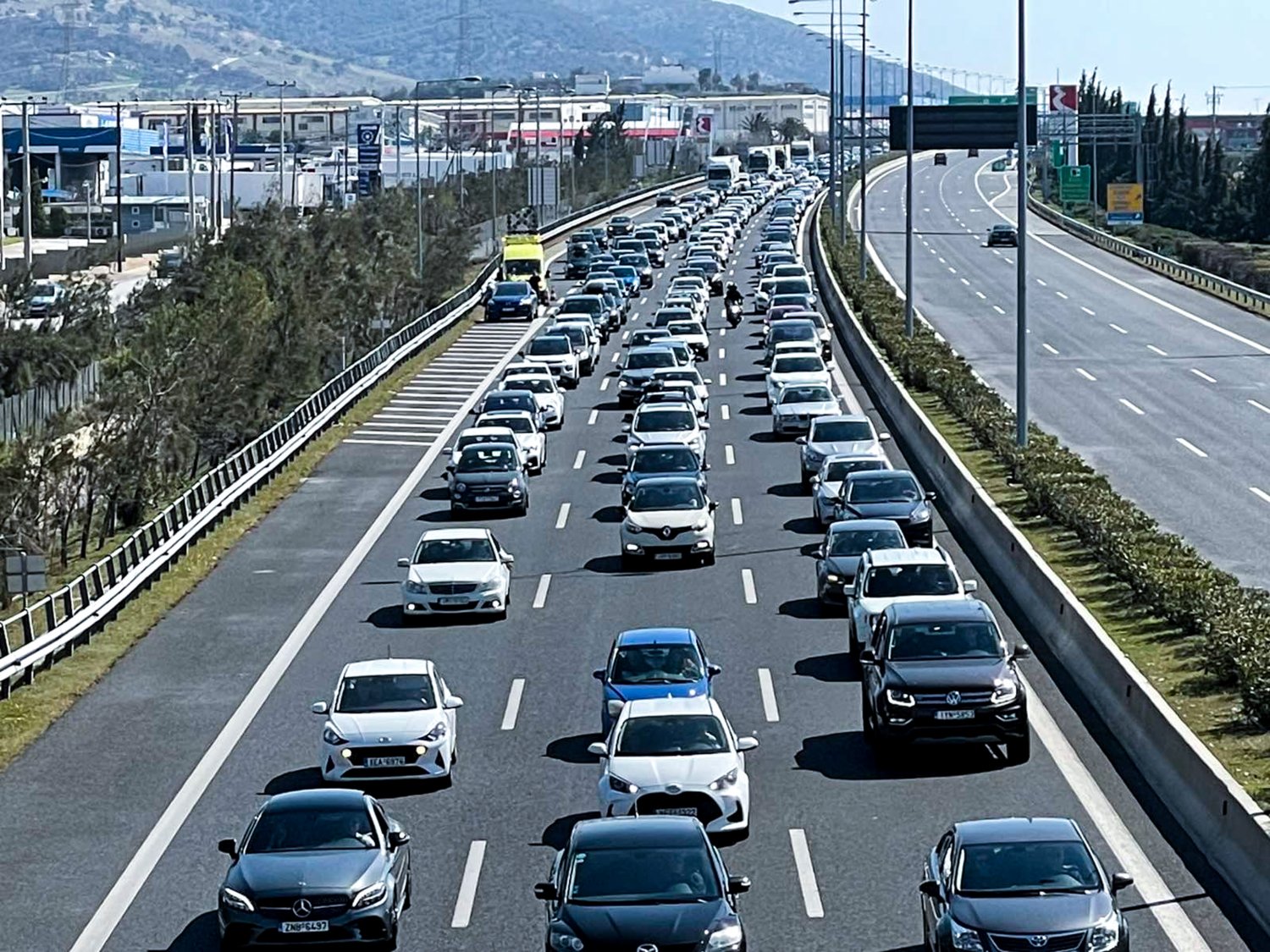 Αυξημένη Κίνηση στους Αυτοκινητόδρομους κατά την Επιστροφή των Εκδρομέων της 28ης Οκτωβρίου