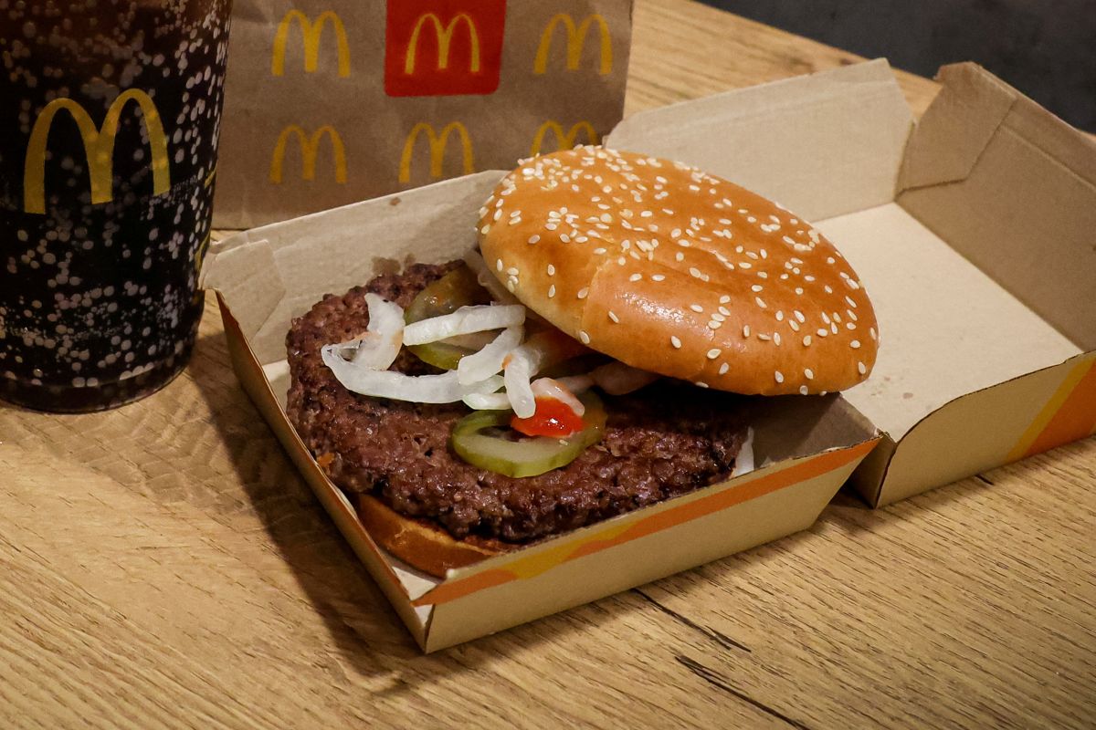 Επιδημία Ε.coli πλήττει McDonald’s με σοβαρές συνέπειες στους πελάτες